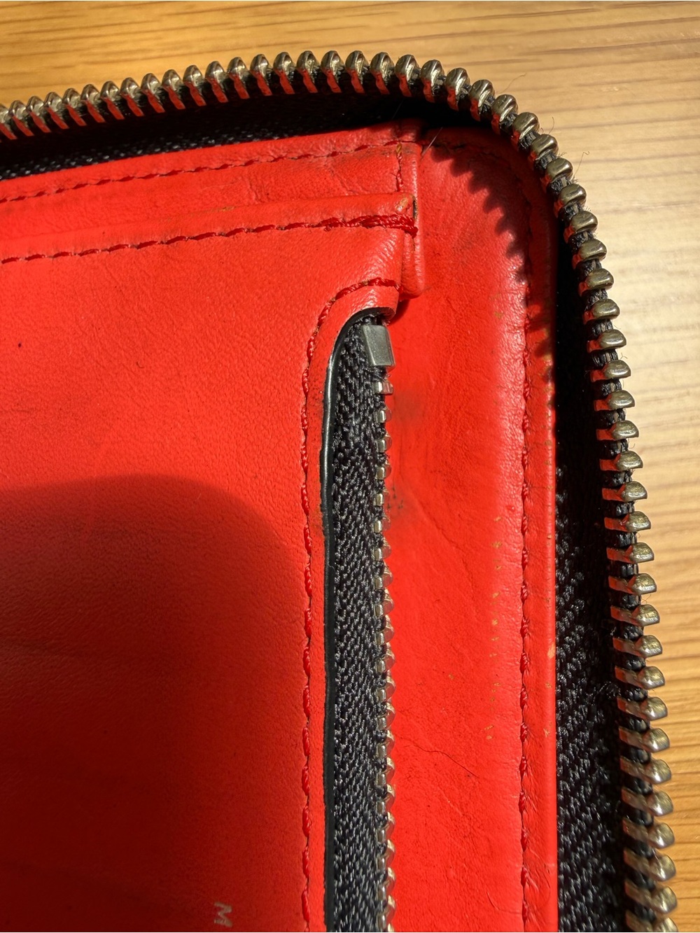 Rare find! Marc Jacobs Black 'Unite Our Future' Zip Continental Wallet - Picture 8 of 15